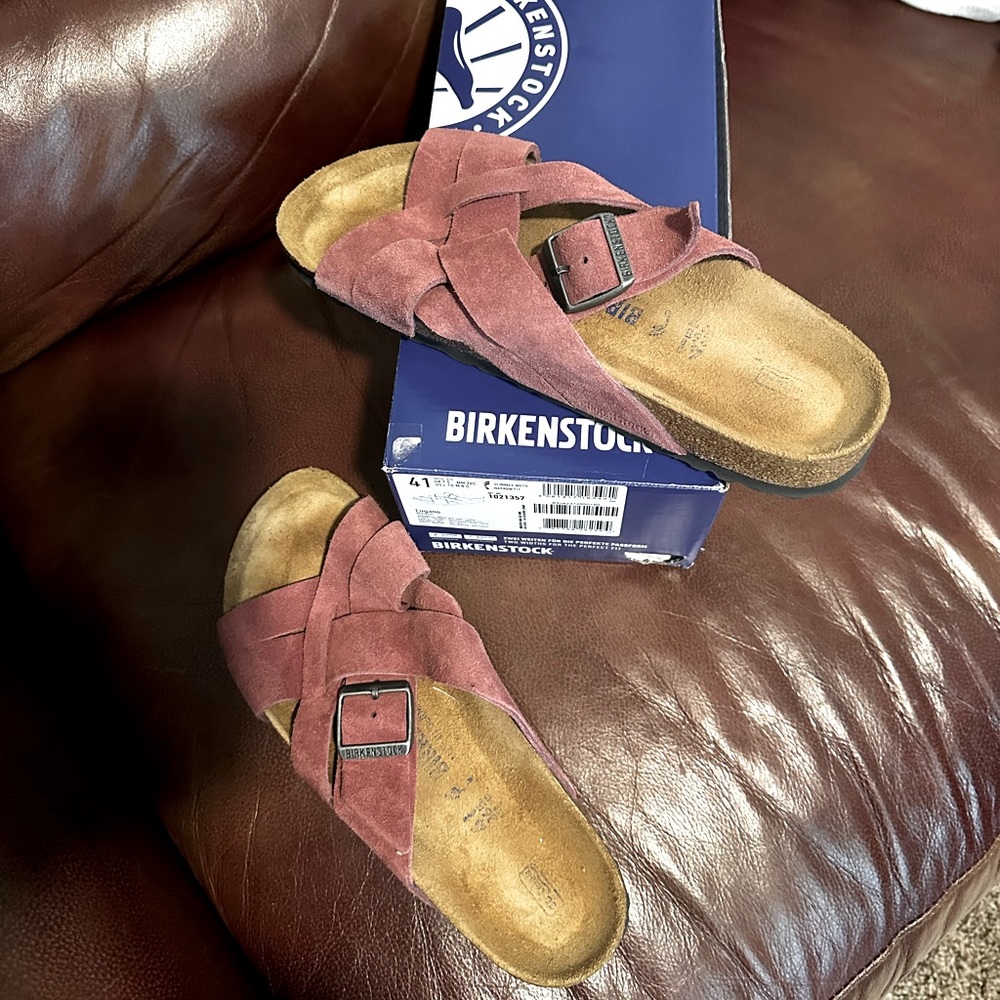 💖 Birkenstocks, maroon color , Size 41 narrow, worn twice 💖